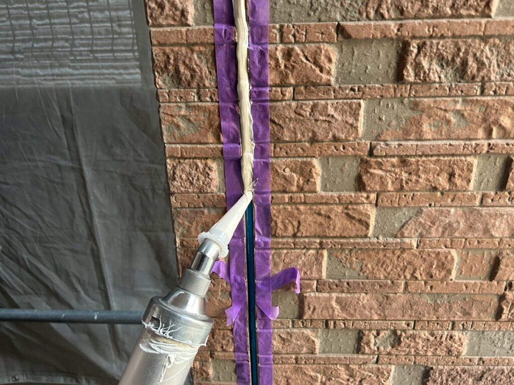 外壁 シール施工手元