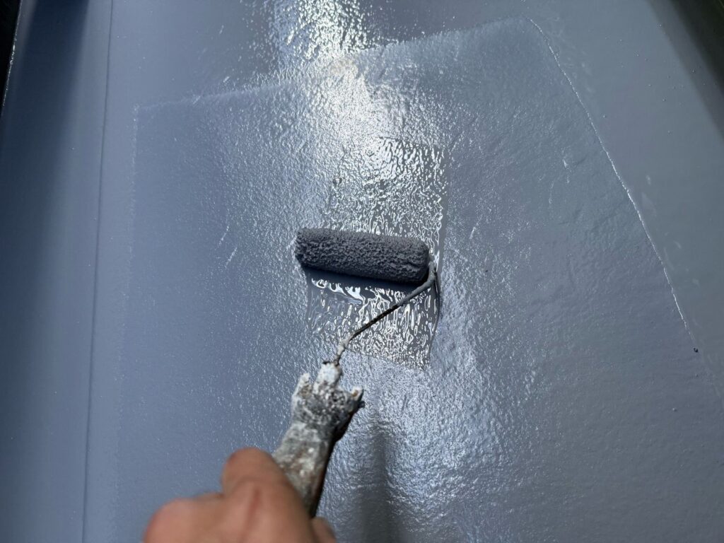 バルコニー 上塗り手元