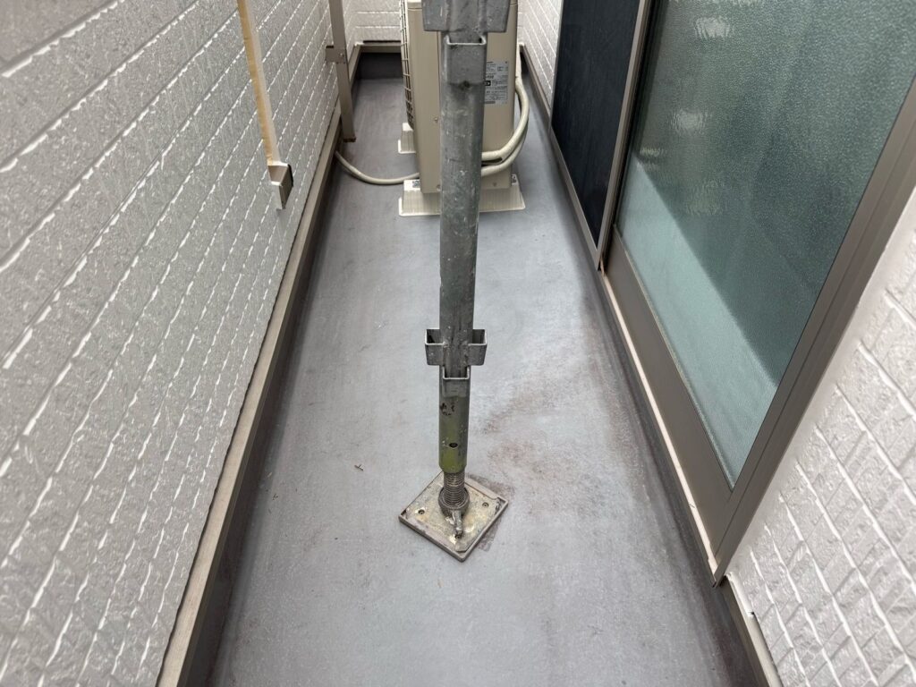 バルコニー 下塗り前