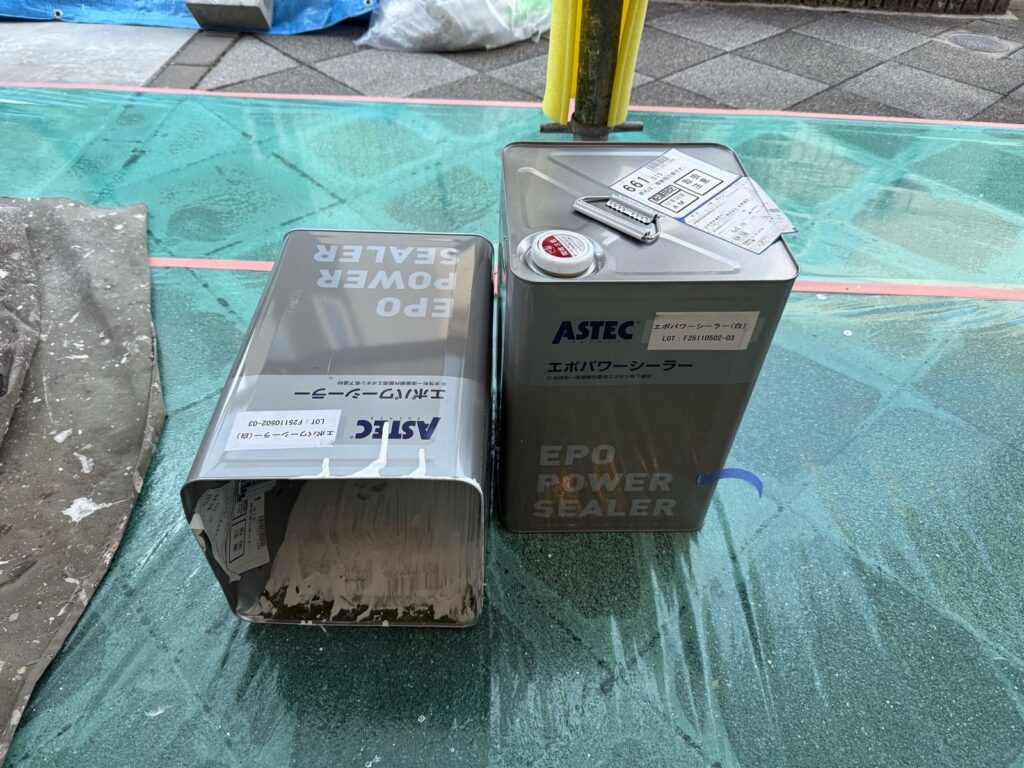 外壁　使用後塗料缶　下塗り材