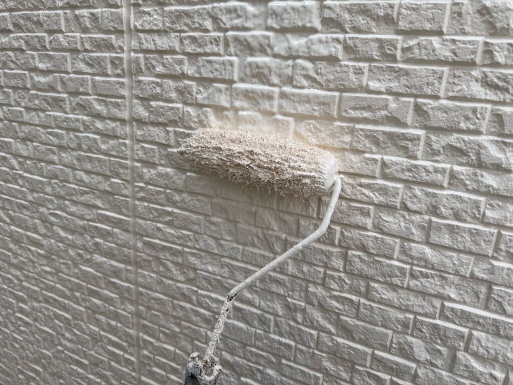 外壁　上塗り手元