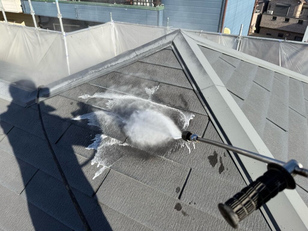 屋根　バイオ洗浄液塗布