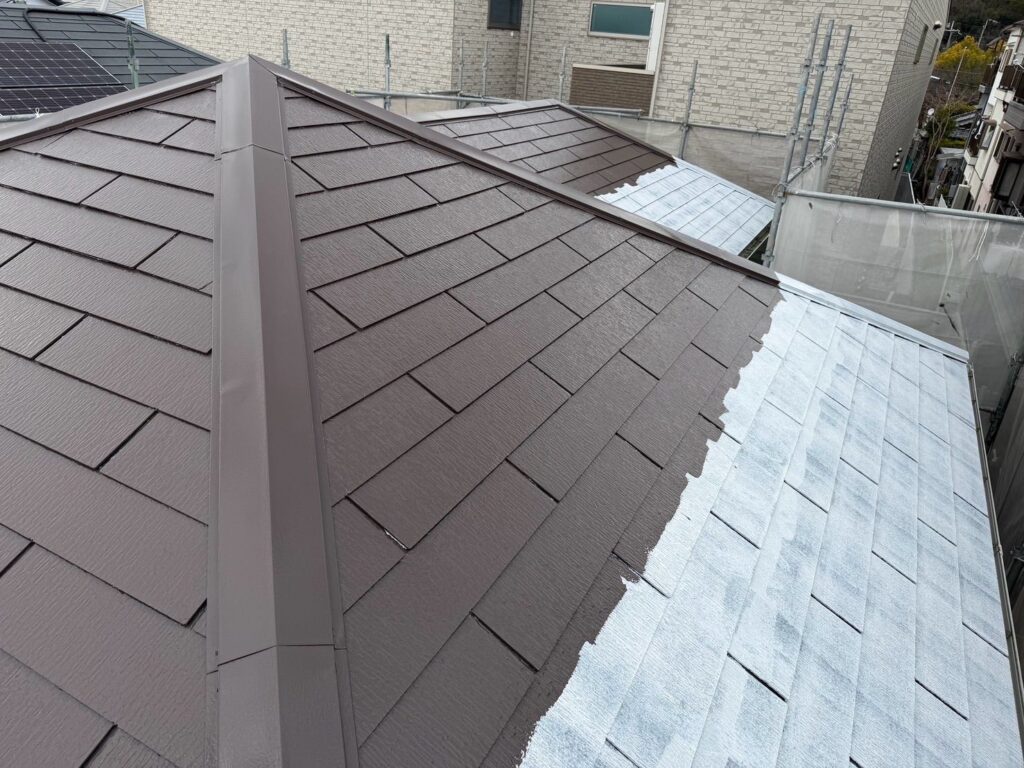 屋根　中塗り途中