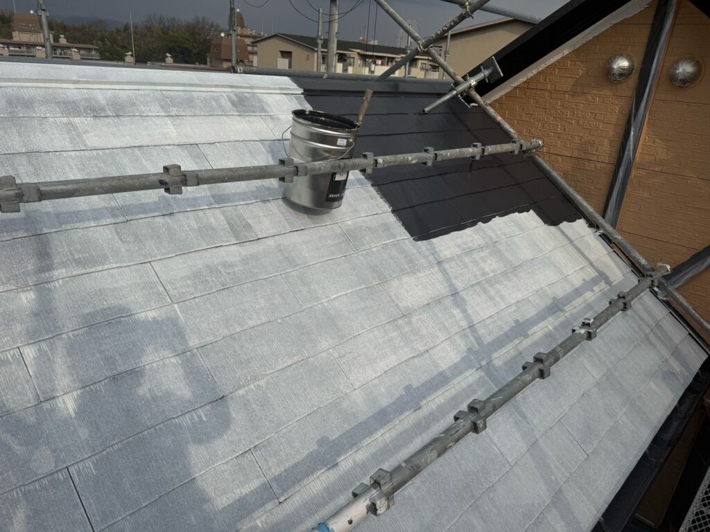 屋根 中塗り途中