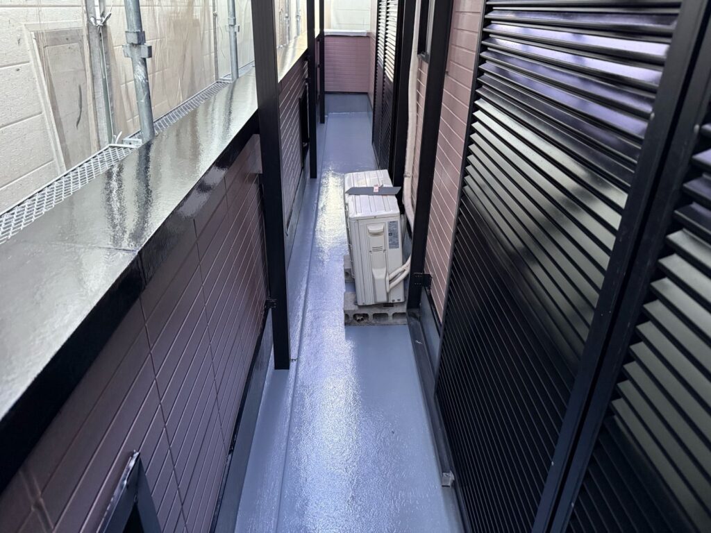 バルコニー下塗り完了