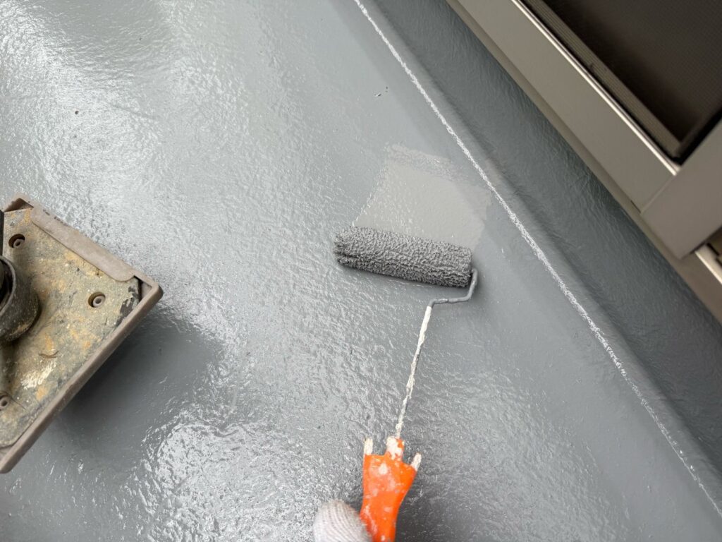 バルコニー 上塗り手元