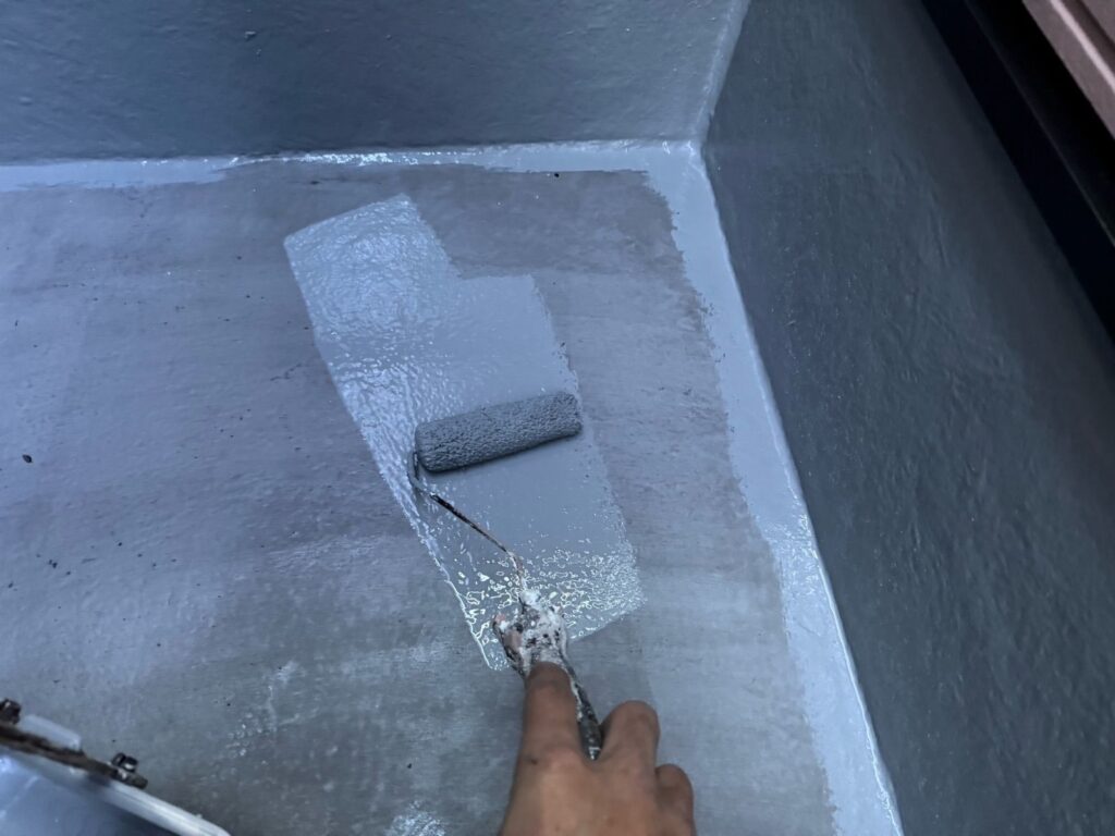 バルコニー 下塗り手元