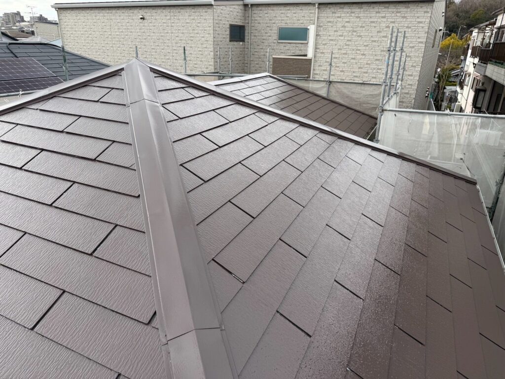 屋根　中塗り完了