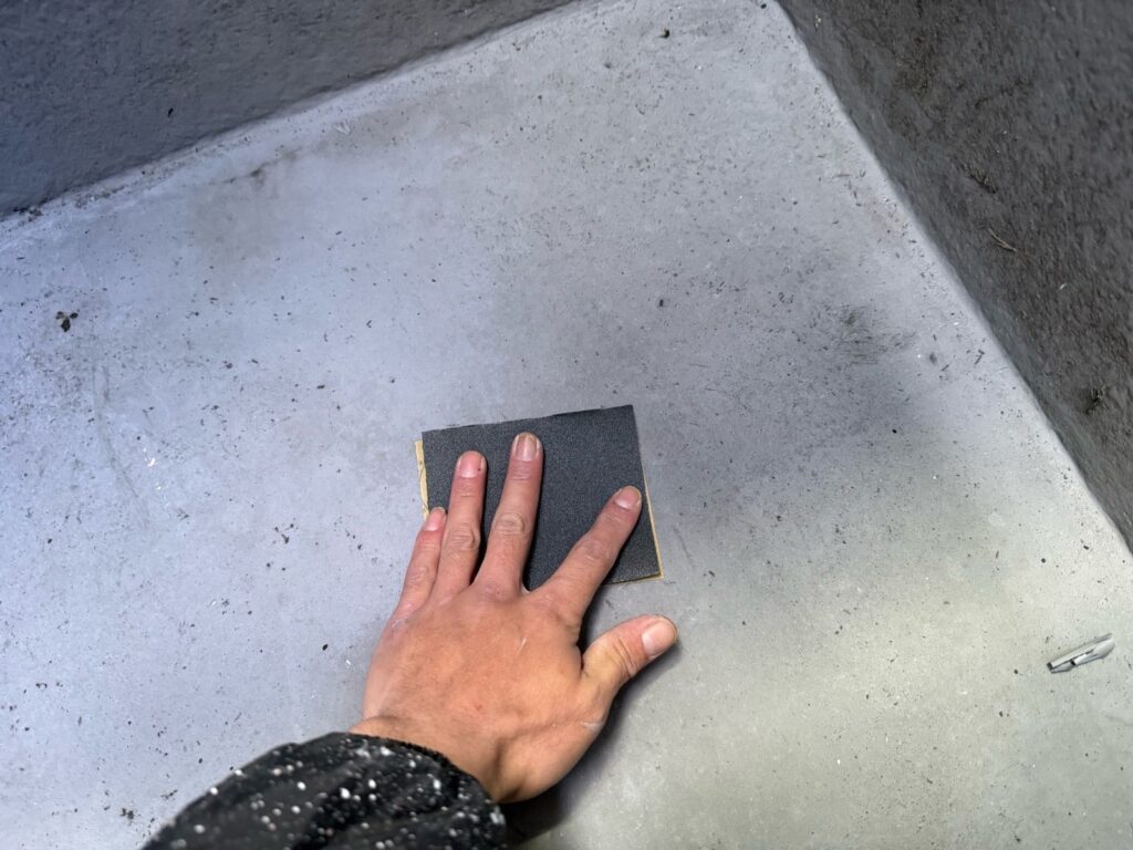 バルコニー 下地処理手元