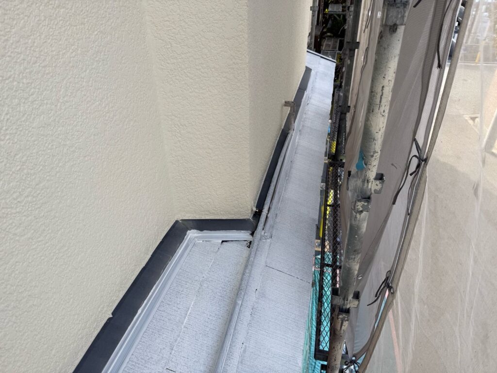 屋根　下塗り完了