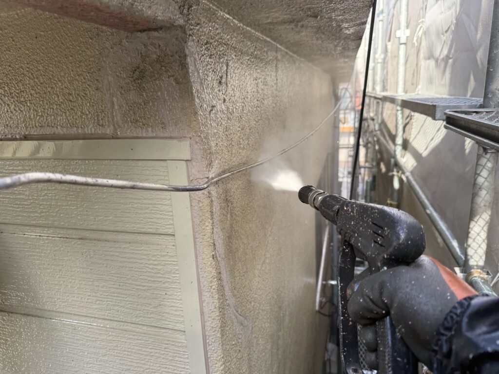 外壁　高圧洗浄手元