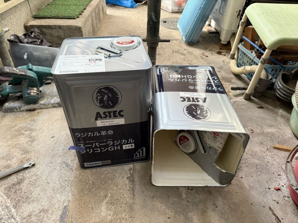 使用後塗料缶　上塗り材