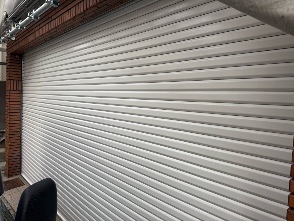 鉄部　シャッター塗装完了