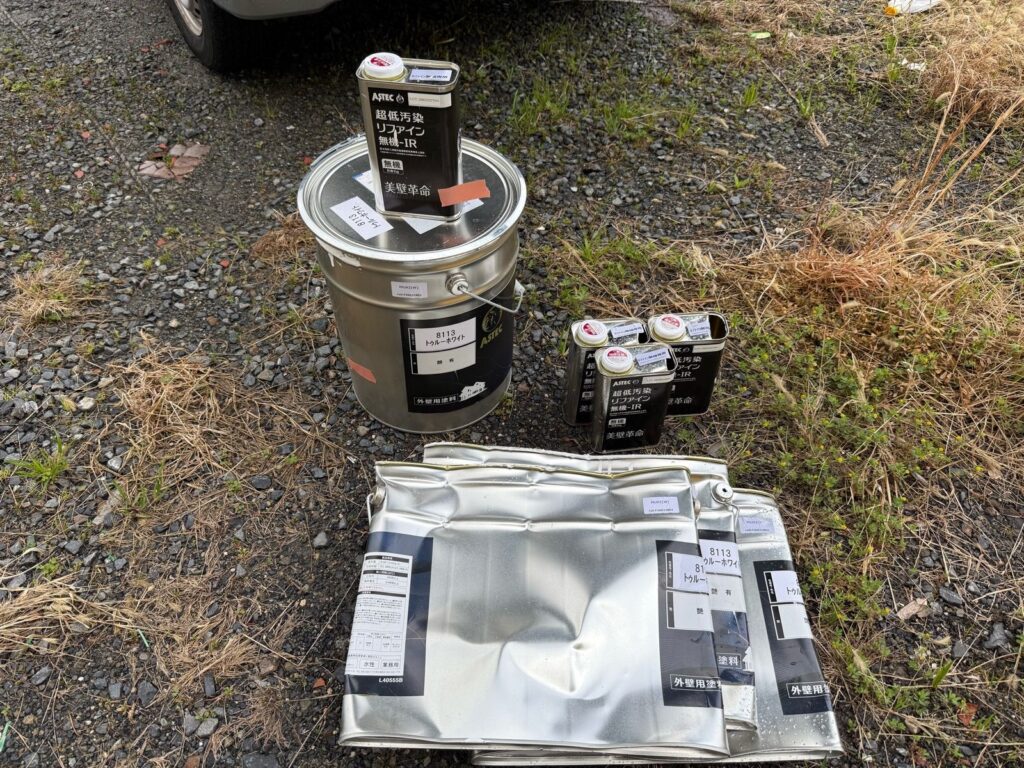 外壁 上塗り材 使用後塗料缶