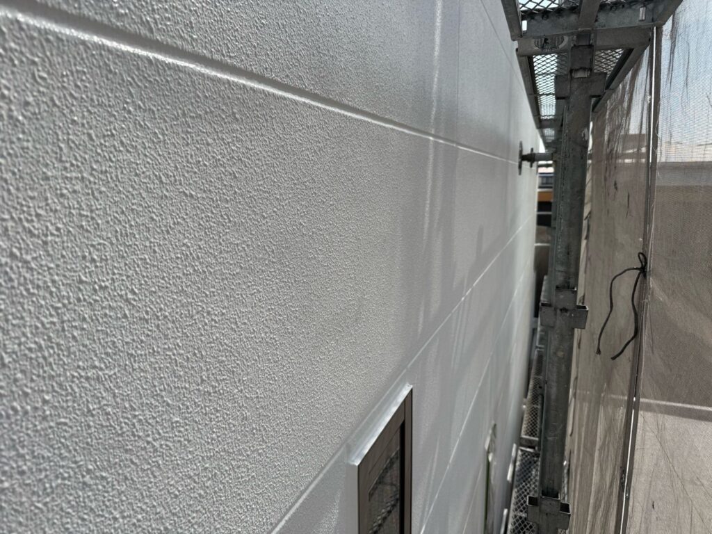 外壁　上塗り完了