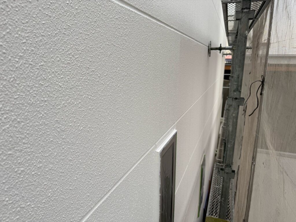外壁　中塗り途中