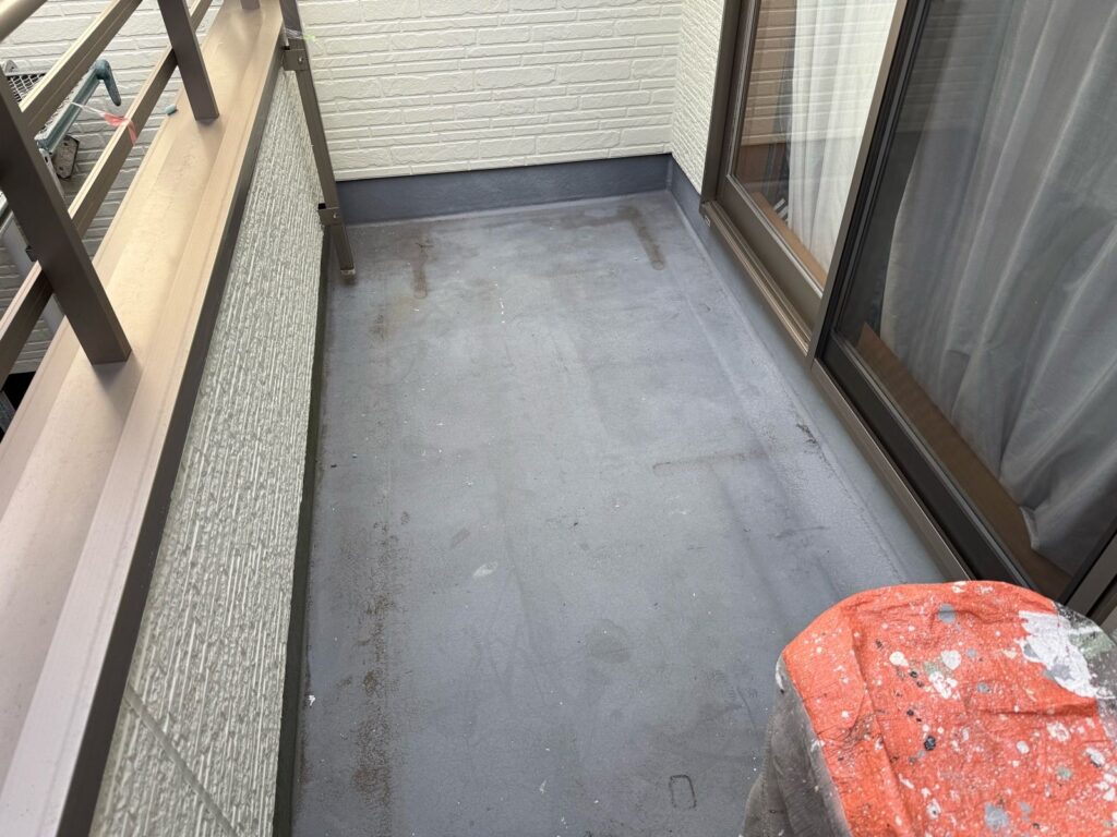 バルコニー　下塗り前