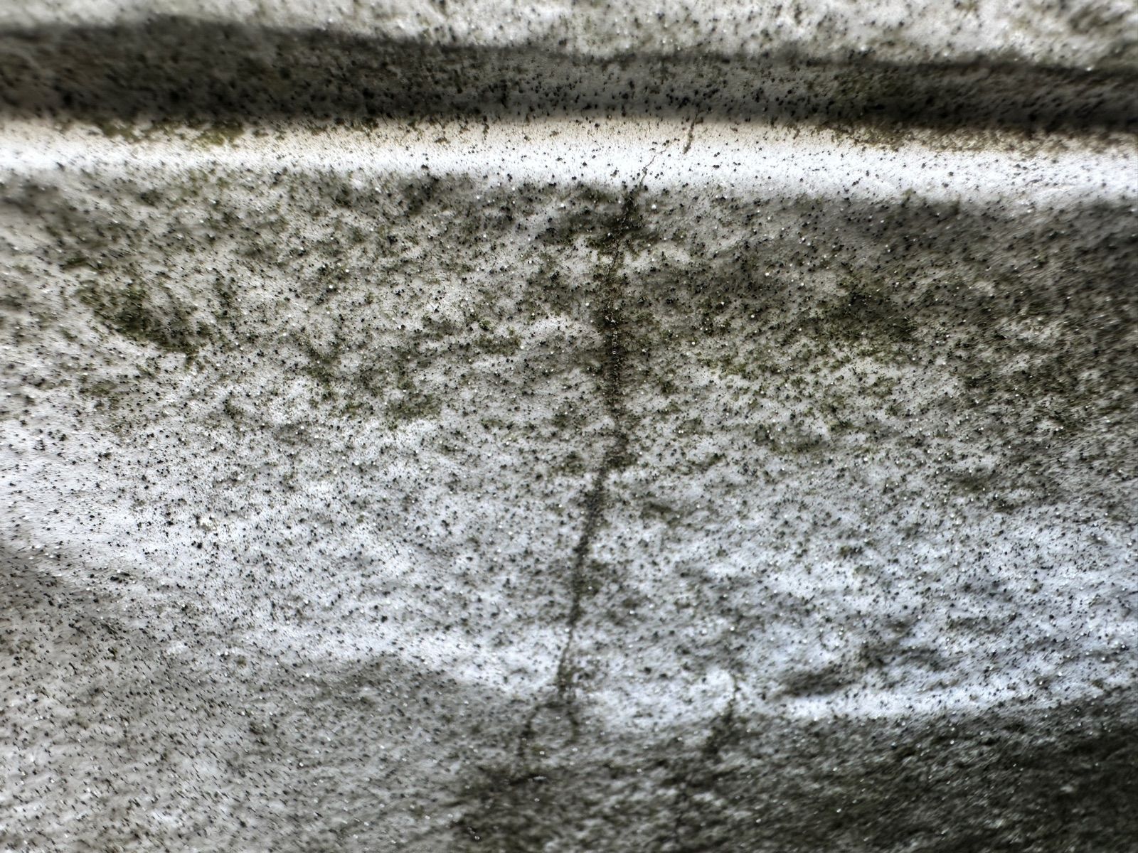 外壁のひび割れ