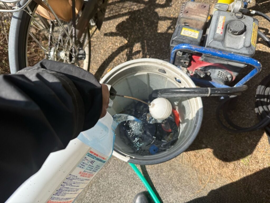洗浄液投入