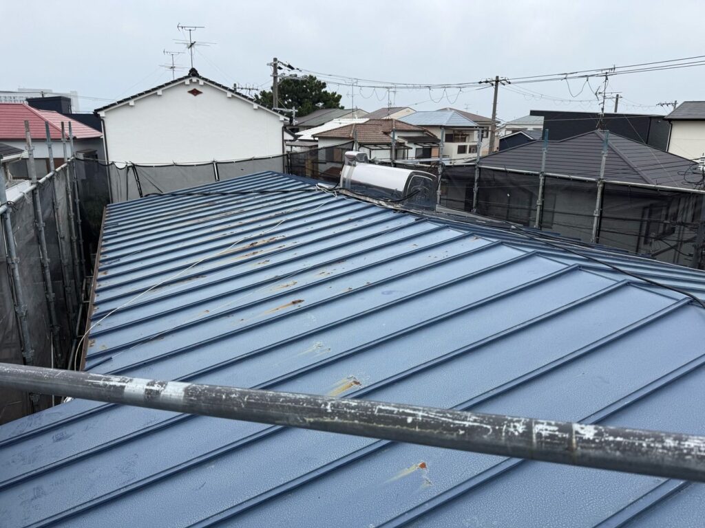 屋根　高圧洗浄前