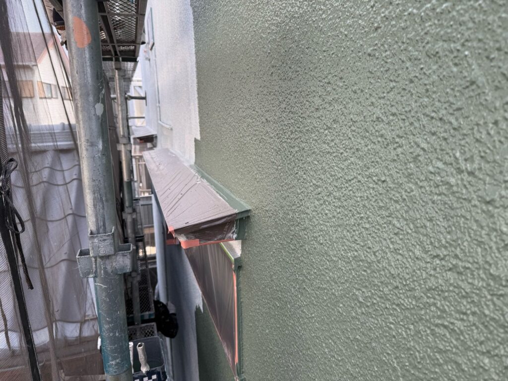 外壁　中塗り途中