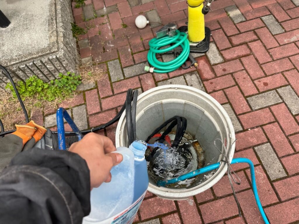 洗浄液投入