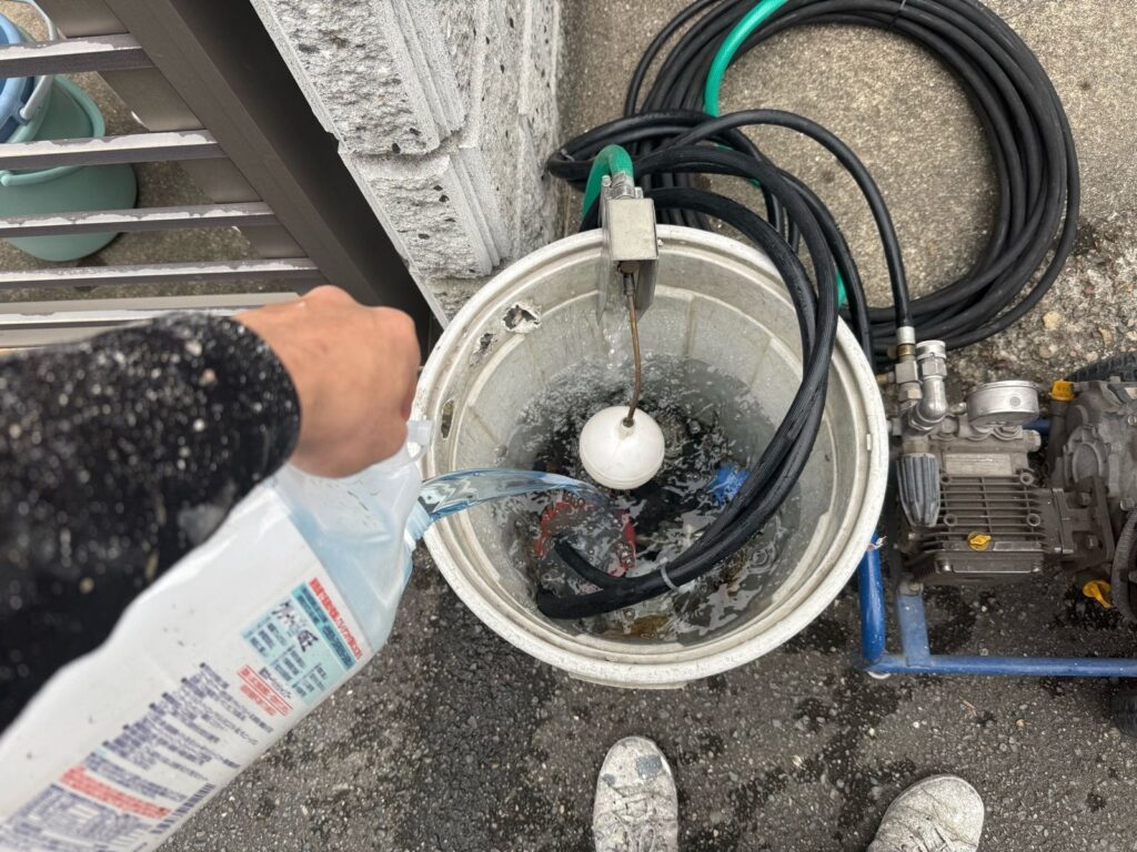 洗浄液投入