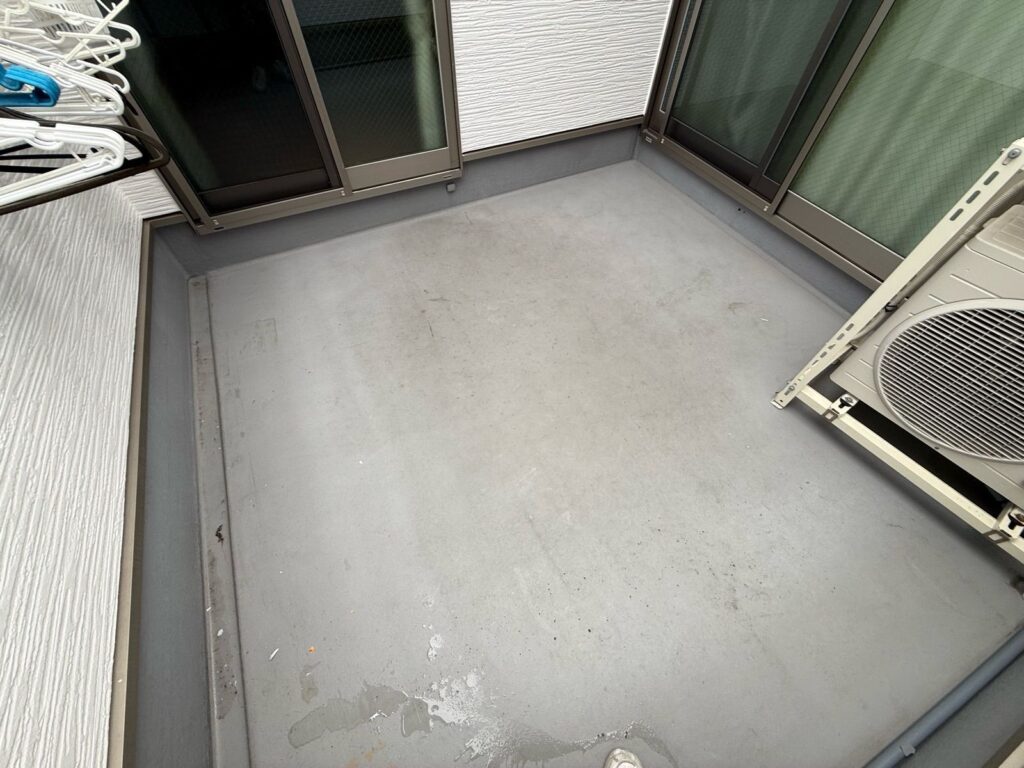 バルコニー 下塗り前