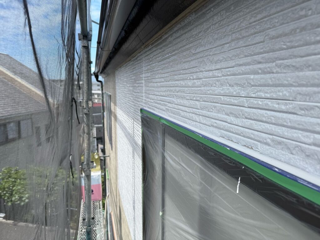 外壁 下塗り途中