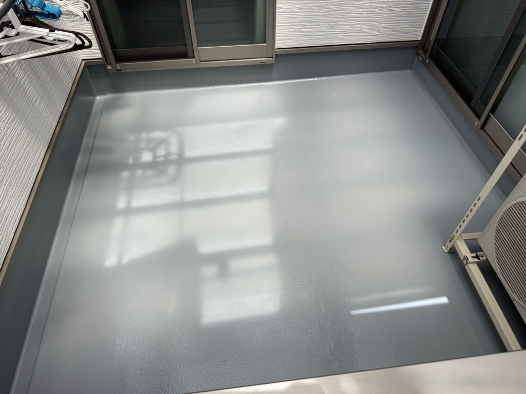 バルコニー 下塗り完了