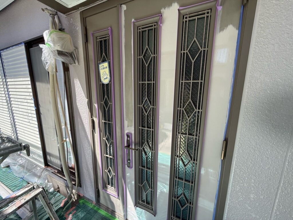 玄関ドア　施工途中　