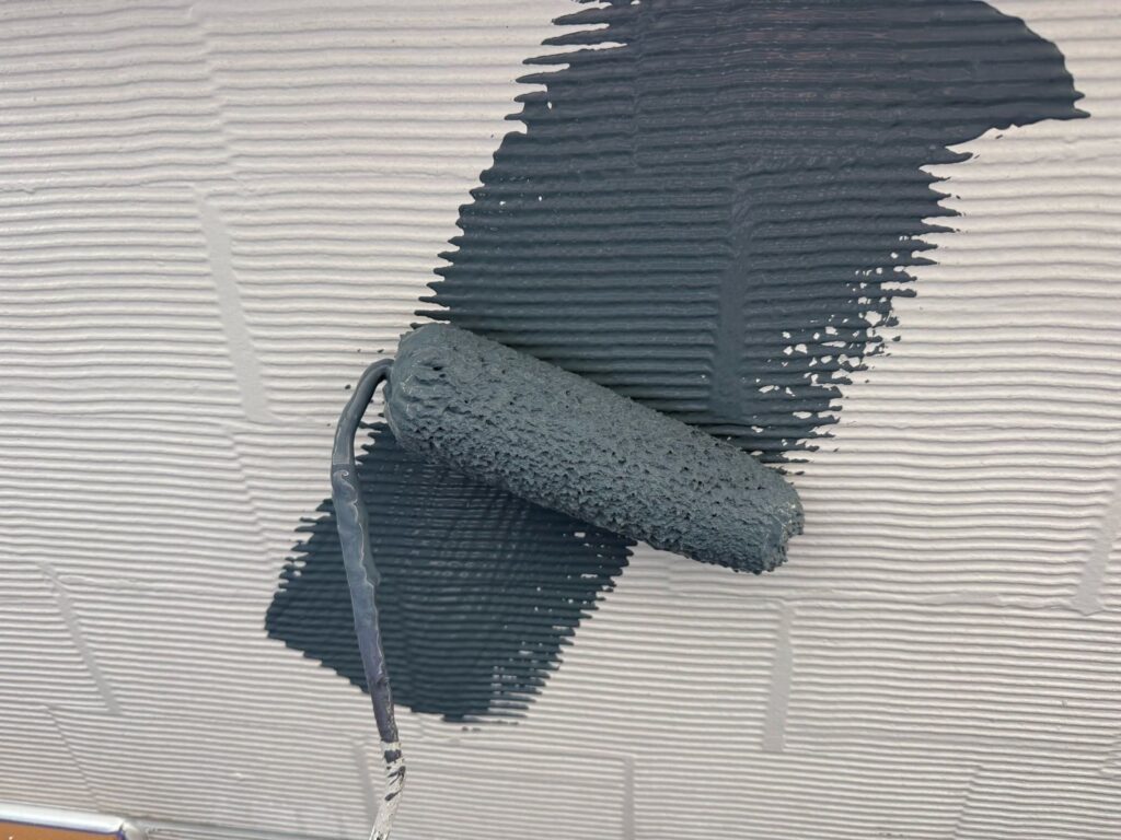 外壁 中塗り手元