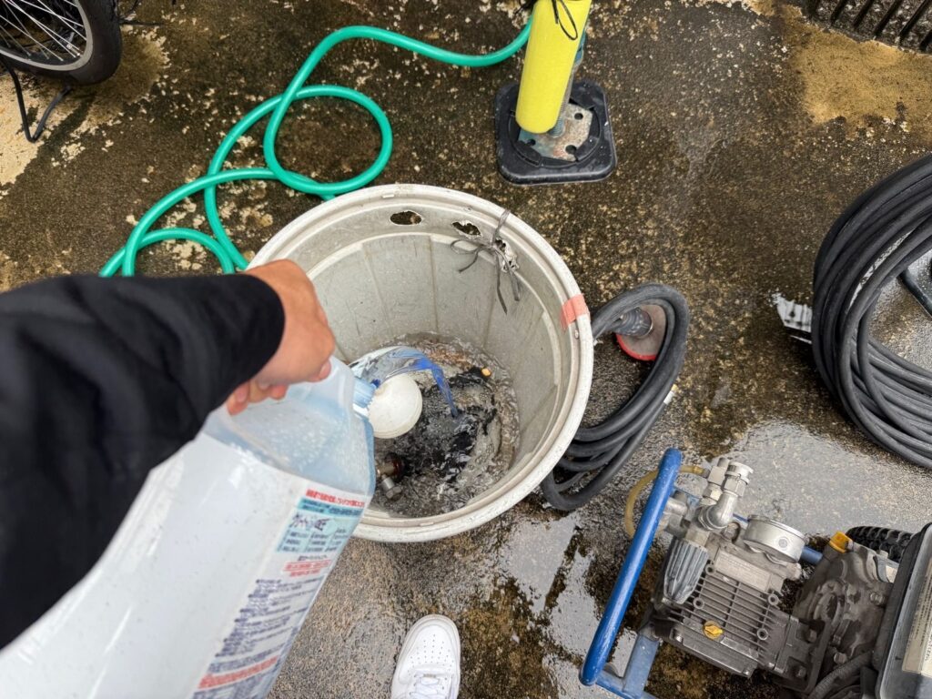 洗浄液投入