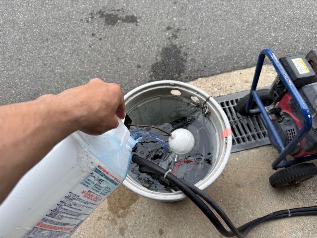 洗浄液投入