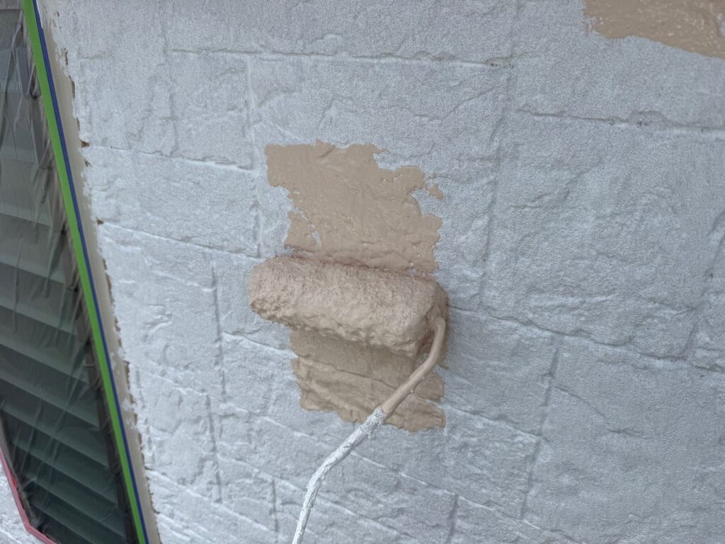 外壁 中塗り手元