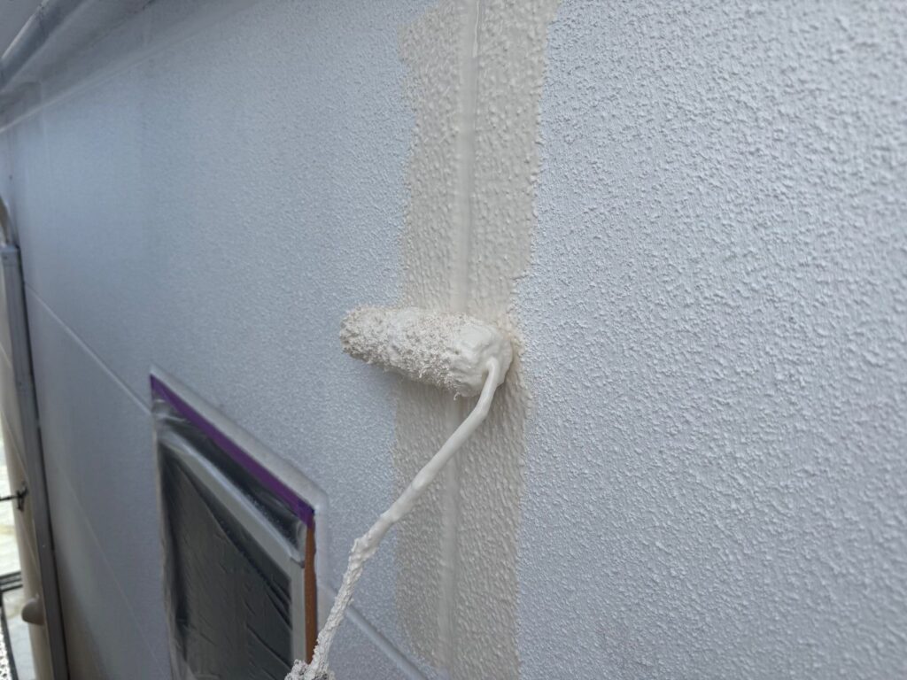 外壁 中塗り手元
