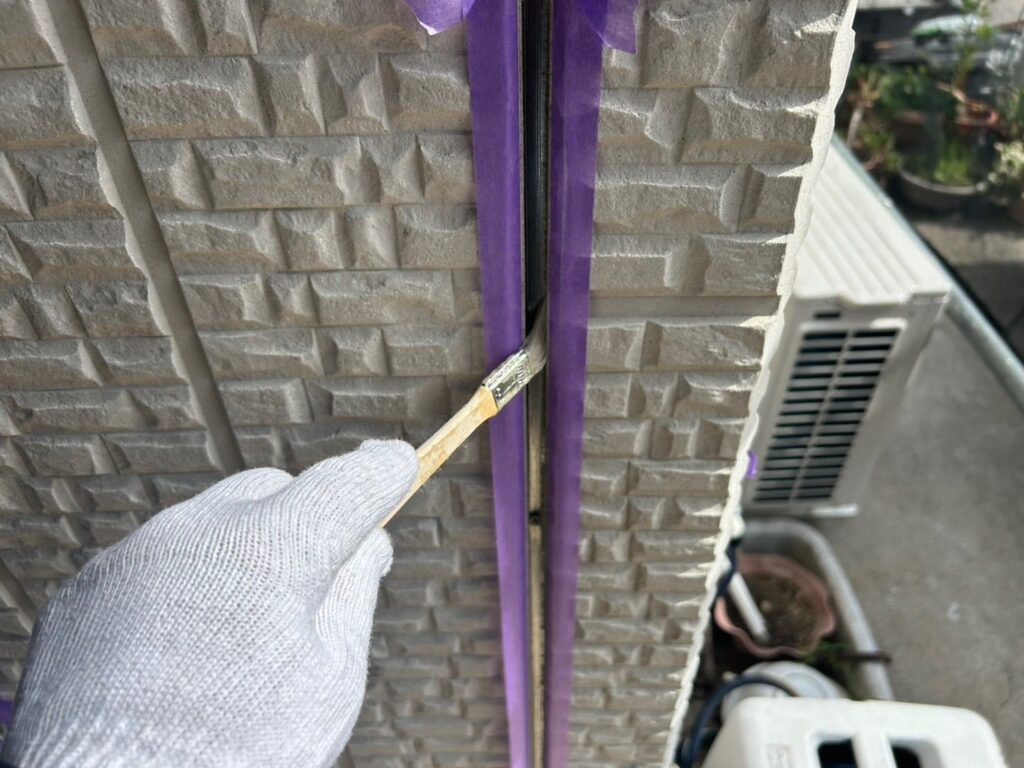 外壁 シールプライマー塗布手元