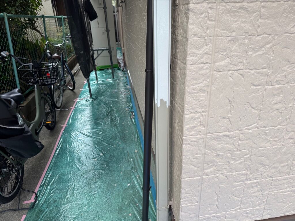 雨樋 付帯部 塗装途中