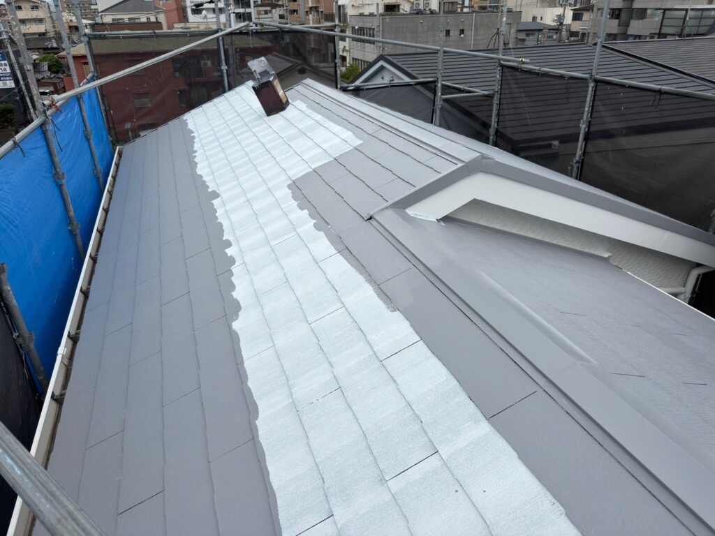 屋根 中塗り途中