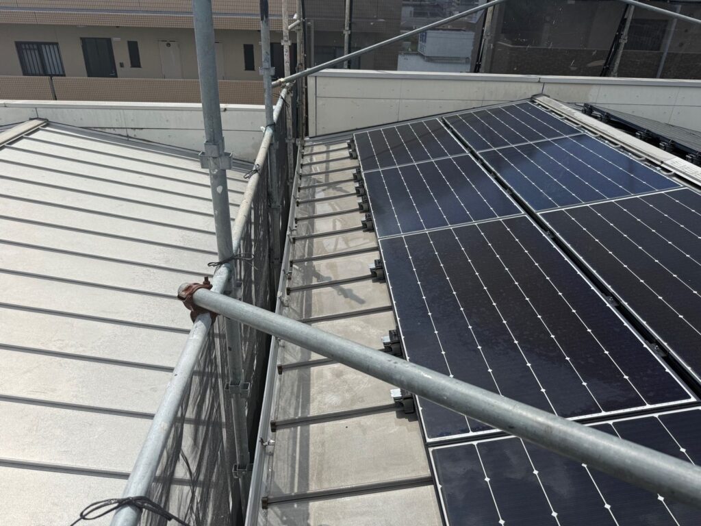 屋根　高圧洗浄後