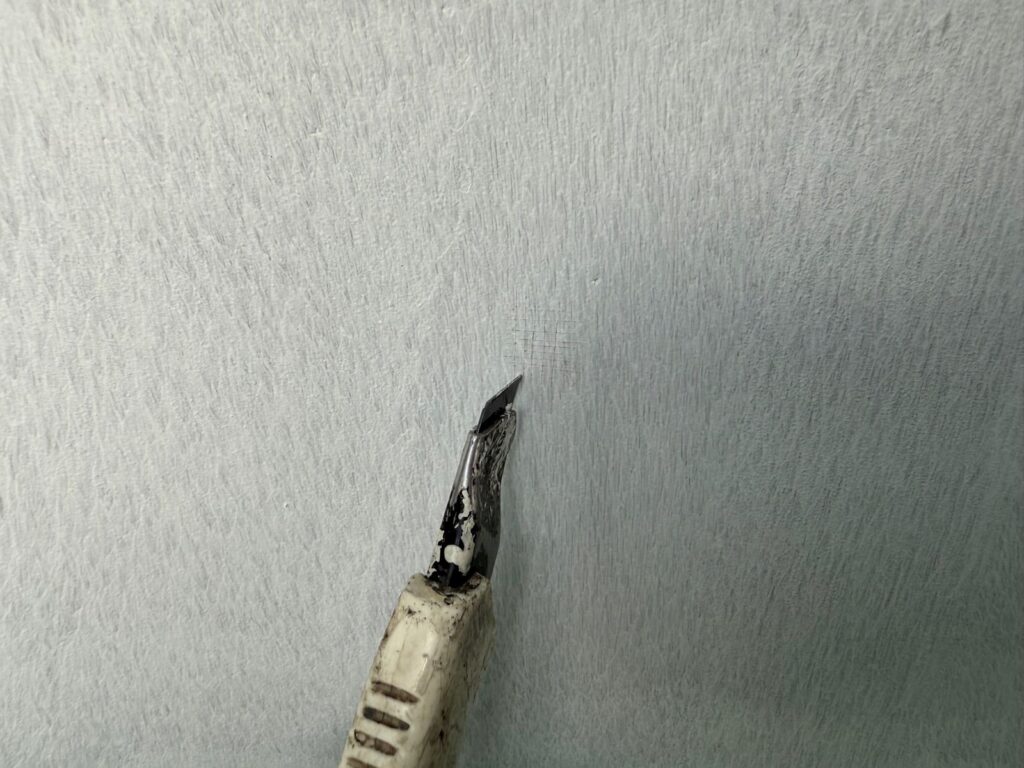 外壁　パッチテスト　カッター切込み